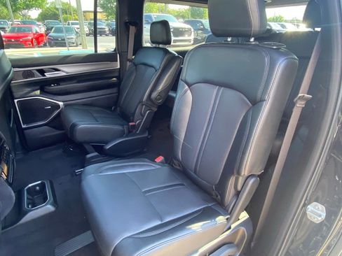 Used 2024 Jeep Wagoneer Series II AWD/4WD image 26