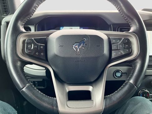 Used 2022 Ford Bronco Black Diamond image 11