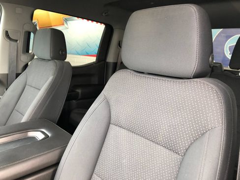 Used 2020 Chevrolet Silverado 1500 Custom w/ Custom Value Package AWD/4WD image 18