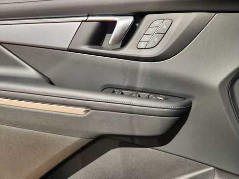 New 2026 Buick Enclave Sport Touring w/ Power Package FWD image 17