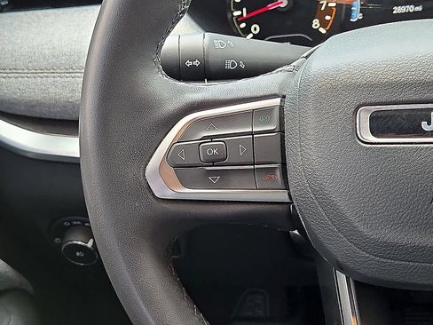 Used 2023 Jeep Compass Latitude w/ Sun and Sound Group AWD/4WD image 19
