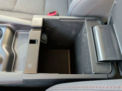 Used 2026 Ford Explorer Active image 33