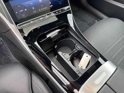 New 2025 Mercedes-Benz C 300 4MATIC Sedan image 26