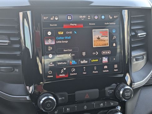 Used 2022 RAM 1500 Laramie AWD/4WD image 22