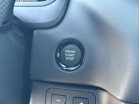Used 2026 Toyota Tundra Limited AWD/4WD image 25