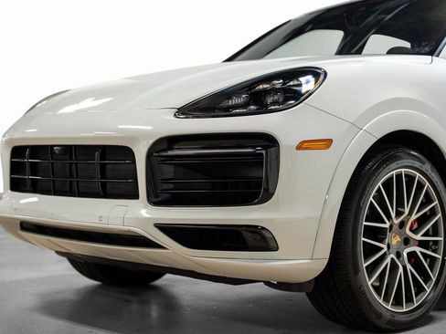 Used 2022 Porsche Cayenne GTS image 10
