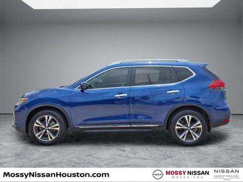 Used 2017 Nissan Rogue SL w/ SL Premium Package FWD image 5