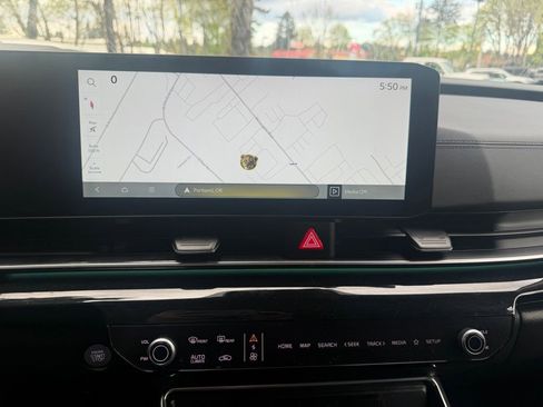 Used 2026 Kia Carnival SX Prestige image 17