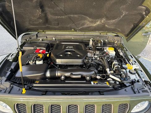 Used 2021 Jeep Wrangler Unlimited Rubicon AWD/4WD image 41