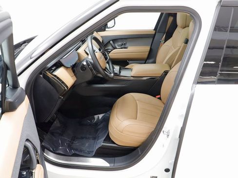 Used 2024 Land Rover Range Rover Sport SE image 6