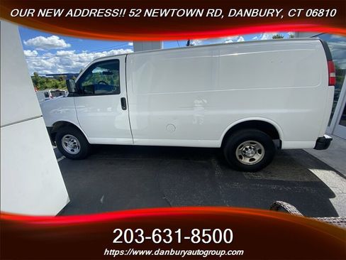 Used 2021 Chevrolet Express 2500 RWD image 5