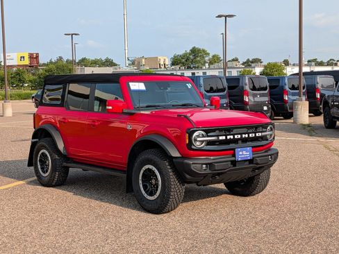 Certified 2023 Ford Bronco Outer Banks w/ Sasquatch Package AWD/4WD image 10