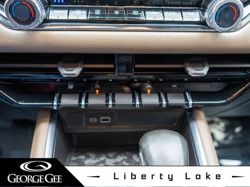 Used 2023 GMC Canyon Denali image 25