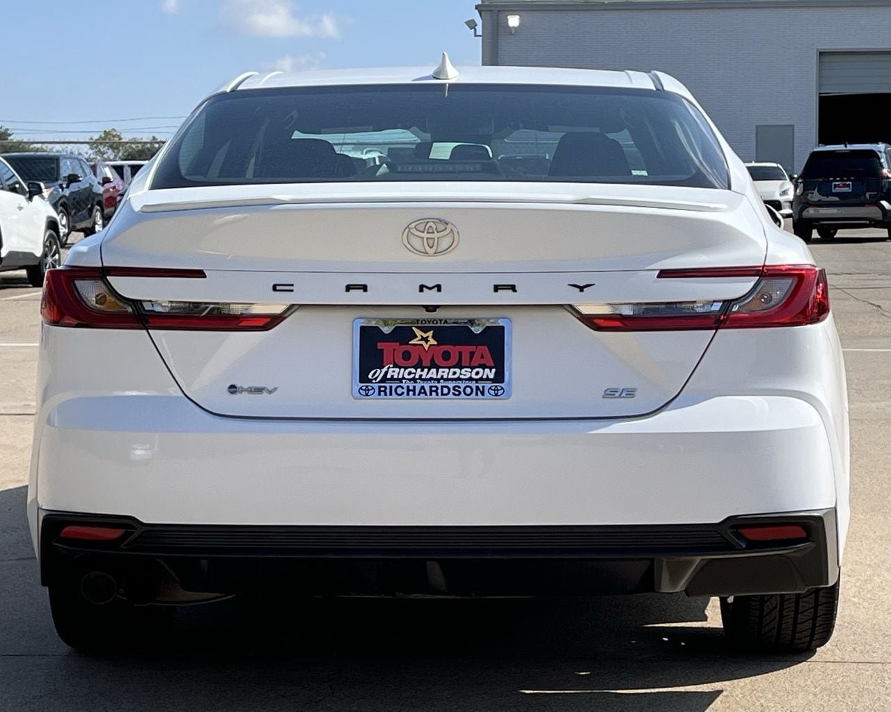 Used 2025 Toyota Camry SE FWD image 5