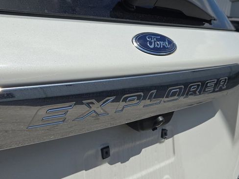 Used 2020 Ford Explorer Limited RWD image 20