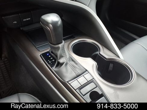 Used 2022 Toyota Camry SE w/ Carpet Mat Package (TMS) AWD/4WD image 14