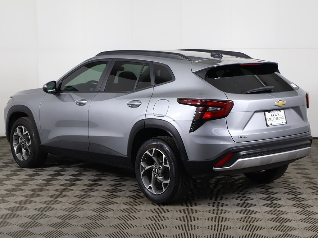 Used 2026 Chevrolet Trax LT w/ Driver Confidence Package FWD image 9