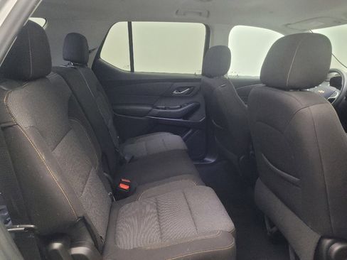 Used 2021 Chevrolet Traverse LS FWD image 19