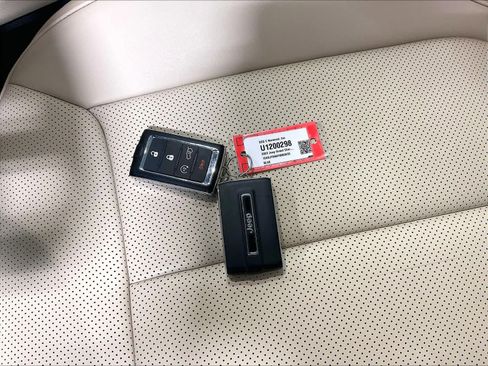 Used 2023 Jeep Grand Cherokee 4WD 4xe w/ Luxury Tech Group II image 30