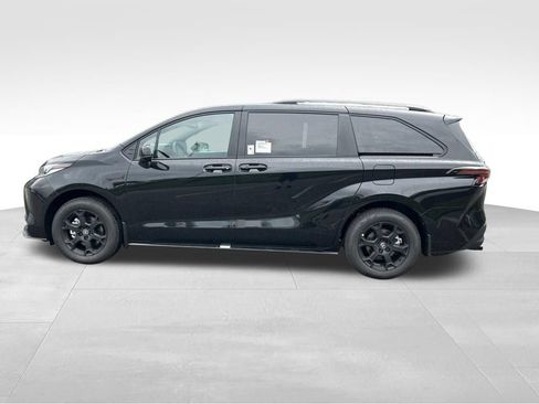 New 2026 Toyota Sienna XLE Woodland Edition AWD/4WD image 2