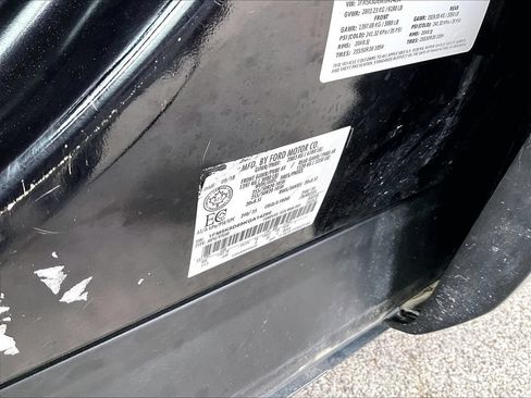 Used 2019 Ford Explorer XLT w/ XLT Sport Appearance Package AWD/4WD image 36