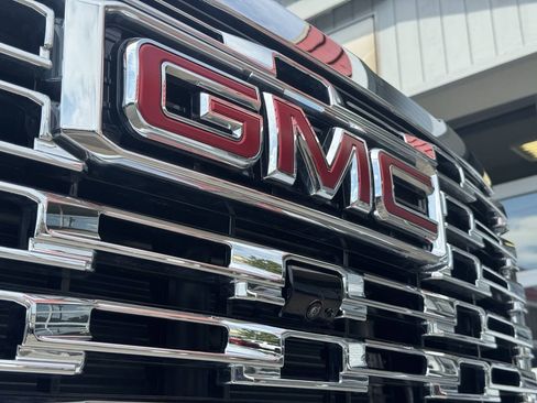 Used 2026 GMC Sierra 2500 Denali w/ Denali Reserve Package AWD/4WD image 8