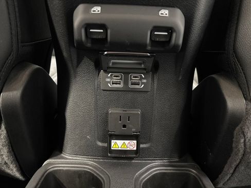 Used 2023 Jeep Gladiator Sport AWD/4WD image 31