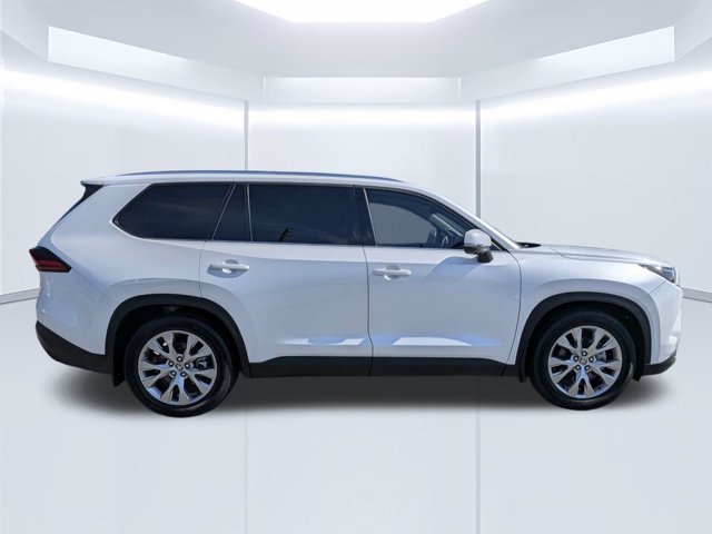 Used 2025 Toyota Grand Highlander FWD image 3