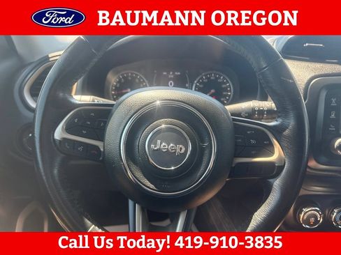 Used 2017 Jeep Renegade Latitude FWD image 20