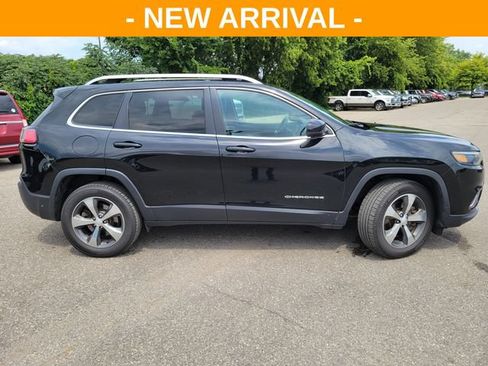 Used 2019 Jeep Cherokee Limited AWD/4WD image 2