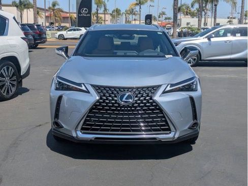 New 2026 Lexus UX 300h FWD image 2
