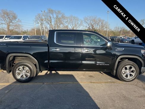 Used 2025 GMC Sierra 1500 SLT image 2