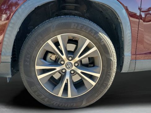Used 2019 Toyota Highlander LE FWD image 8