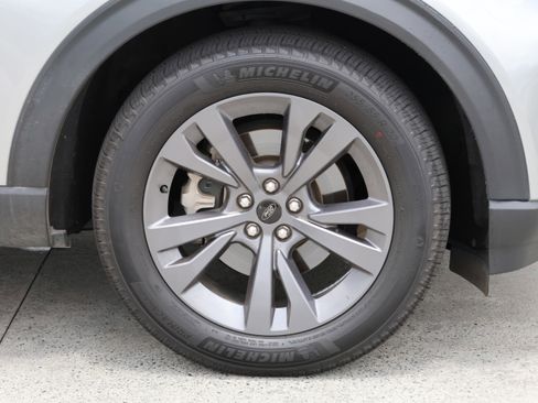 Used 2023 Ford Explorer XLT w/ Equipment Group 202A AWD/4WD image 11