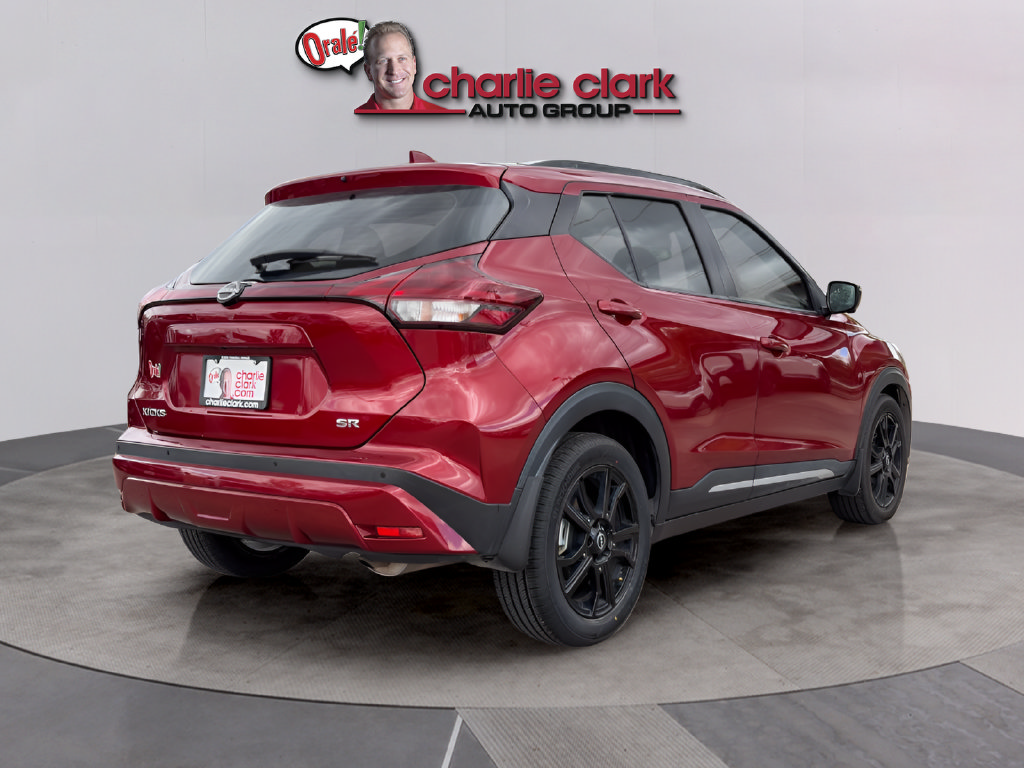 Certified 2024 Nissan Kicks SR w/ SR Premium Package FWD image 5