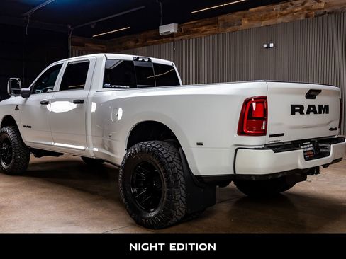 Used 2025 RAM 3500 Big Horn AWD/4WD image 7