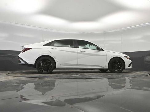 New 2026 Hyundai Elantra SEL Sport FWD image 39