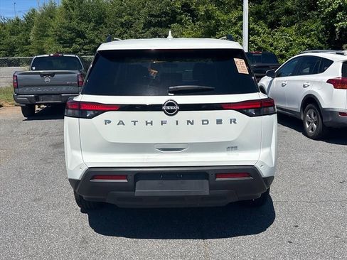 Used 2025 Nissan Pathfinder SV AWD/4WD image 12