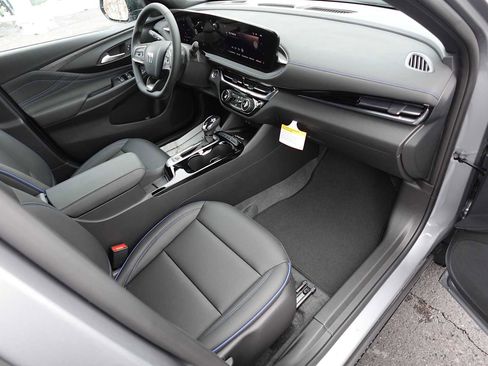 New 2026 Buick Envista Sport Touring w/ Convenience II Package FWD image 30