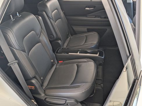 Used 2022 Nissan Pathfinder SL w/ SL Premium Package image 23