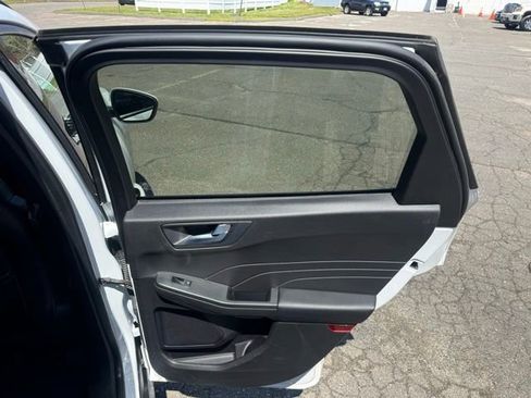 Used 2023 Ford Escape ST-Line Select AWD/4WD image 13