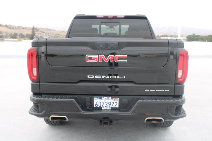 Used 2020 GMC Sierra 1500 Denali w/ Technology Package AWD/4WD image 4
