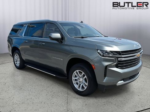 Used 2024 Chevrolet Suburban LT RWD image 8