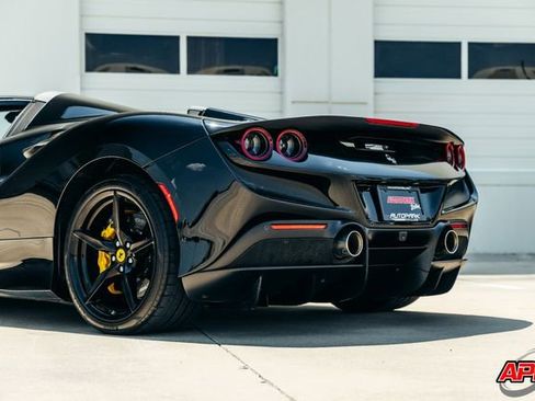Used 2022 Ferrari F8 Tributo image 65