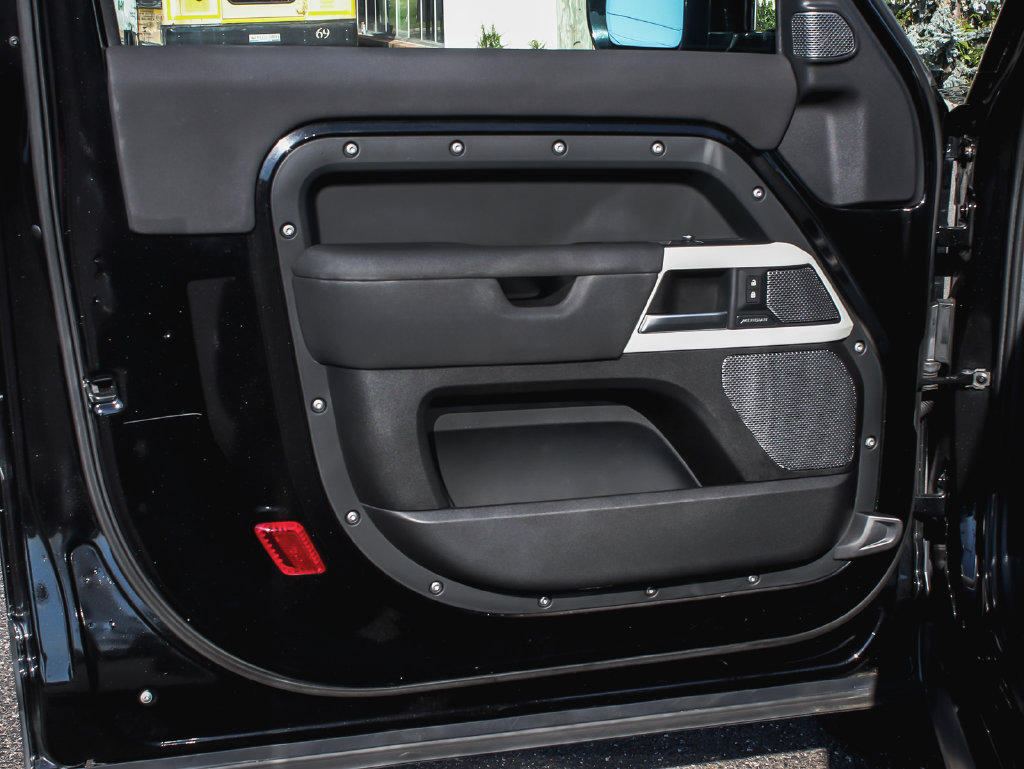 Used 2021 Land Rover Defender 90 S AWD/4WD image 8