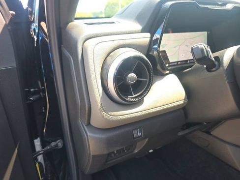New 2026 Chevrolet Colorado ZR2 w/ Midnight Edition AWD/4WD image 18
