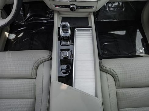 New 2026 Volvo XC60 T8 Ultra w/ Climate Package AWD/4WD image 27