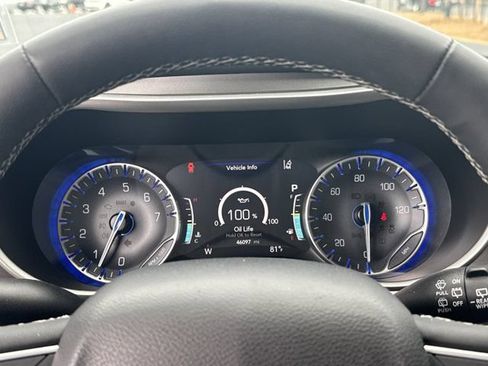 Used 2023 Chrysler Pacifica Touring-L FWD image 28