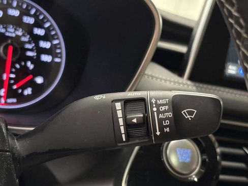 Used 2021 Genesis G70 3.3T AWD/4WD image 31