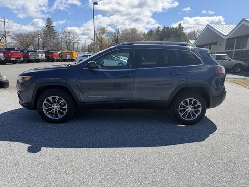 Used 2020 Jeep Cherokee Latitude Plus w/ Cold Weather Group AWD/4WD image 2